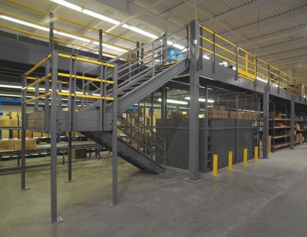 Steel mezzanine staircase structure